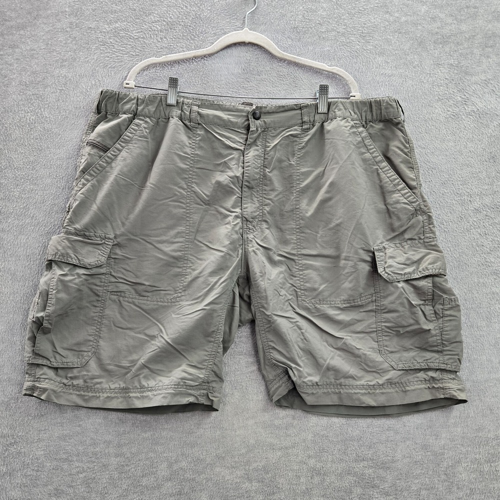 REI Men Activewear Shorts 2XL Green Cargo Pockets High Rise 9 in Inseam READ